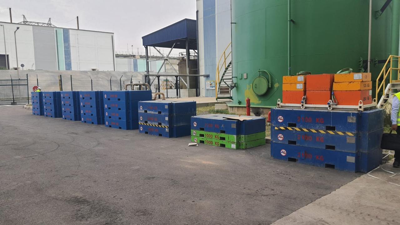 Test weights stacked and ready for rental — LGEN