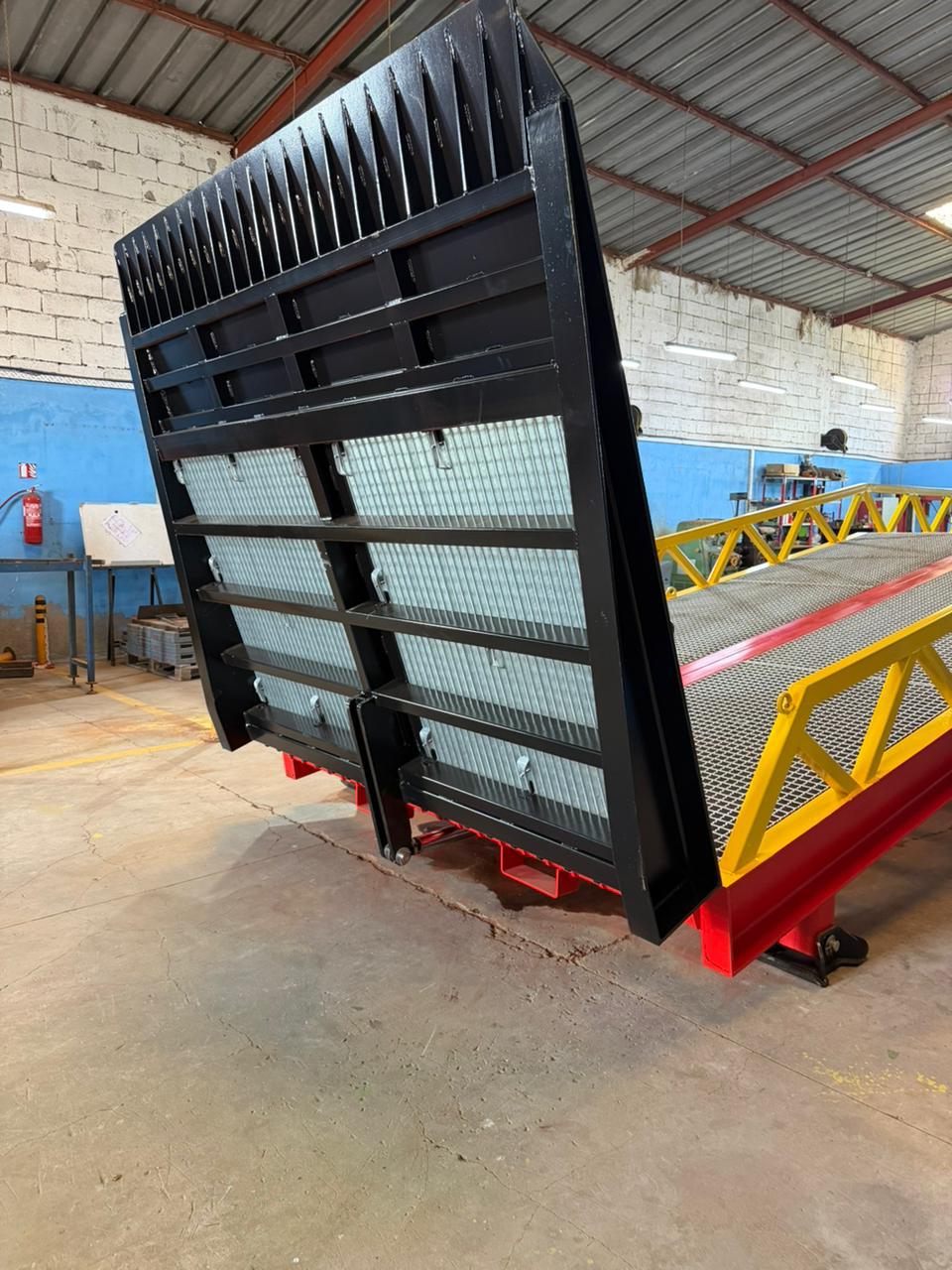 Mobile industrial loading ramp — LGEN Casablanca