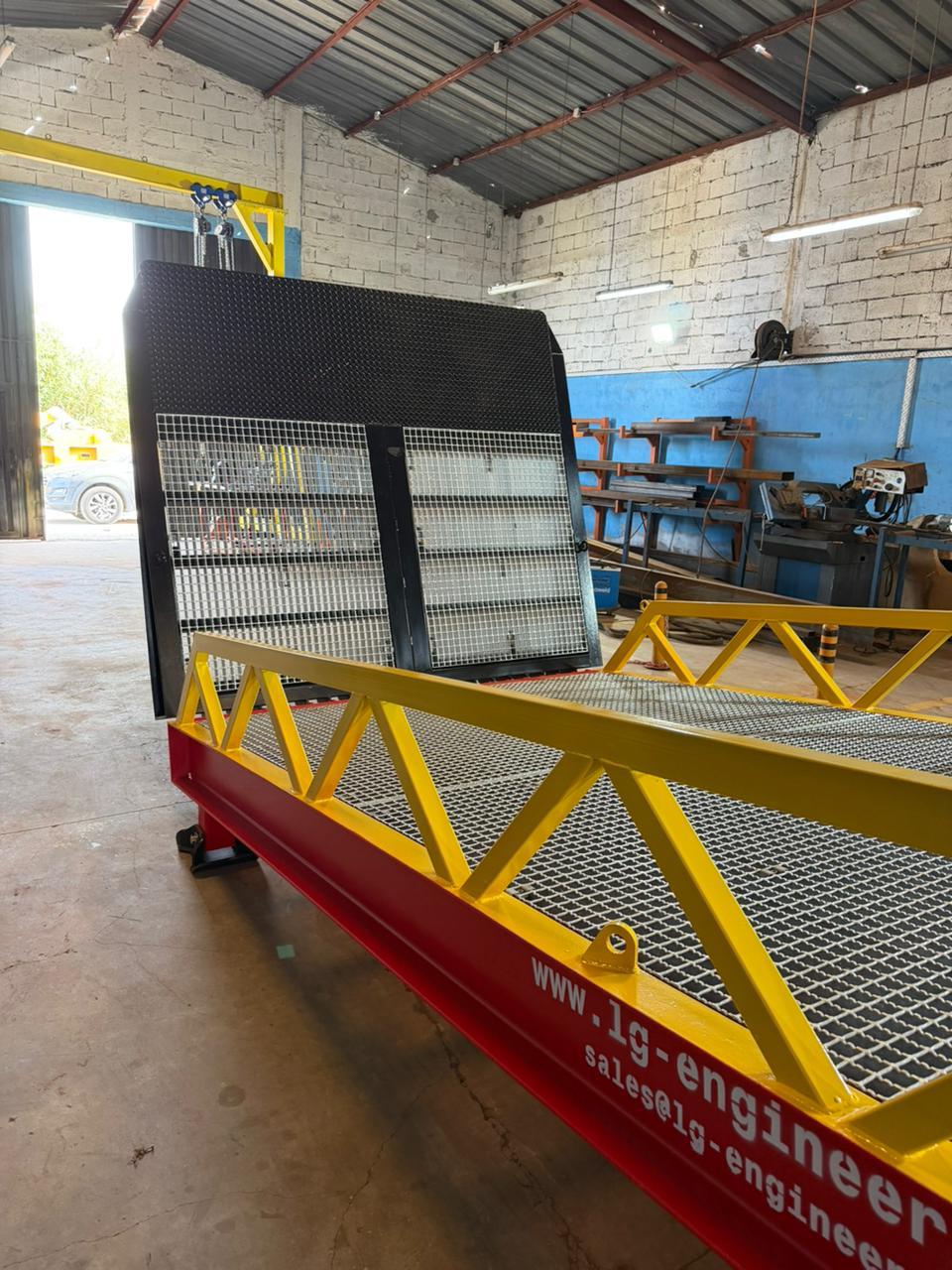 Mobile industrial loading ramp — LGEN Casablanca