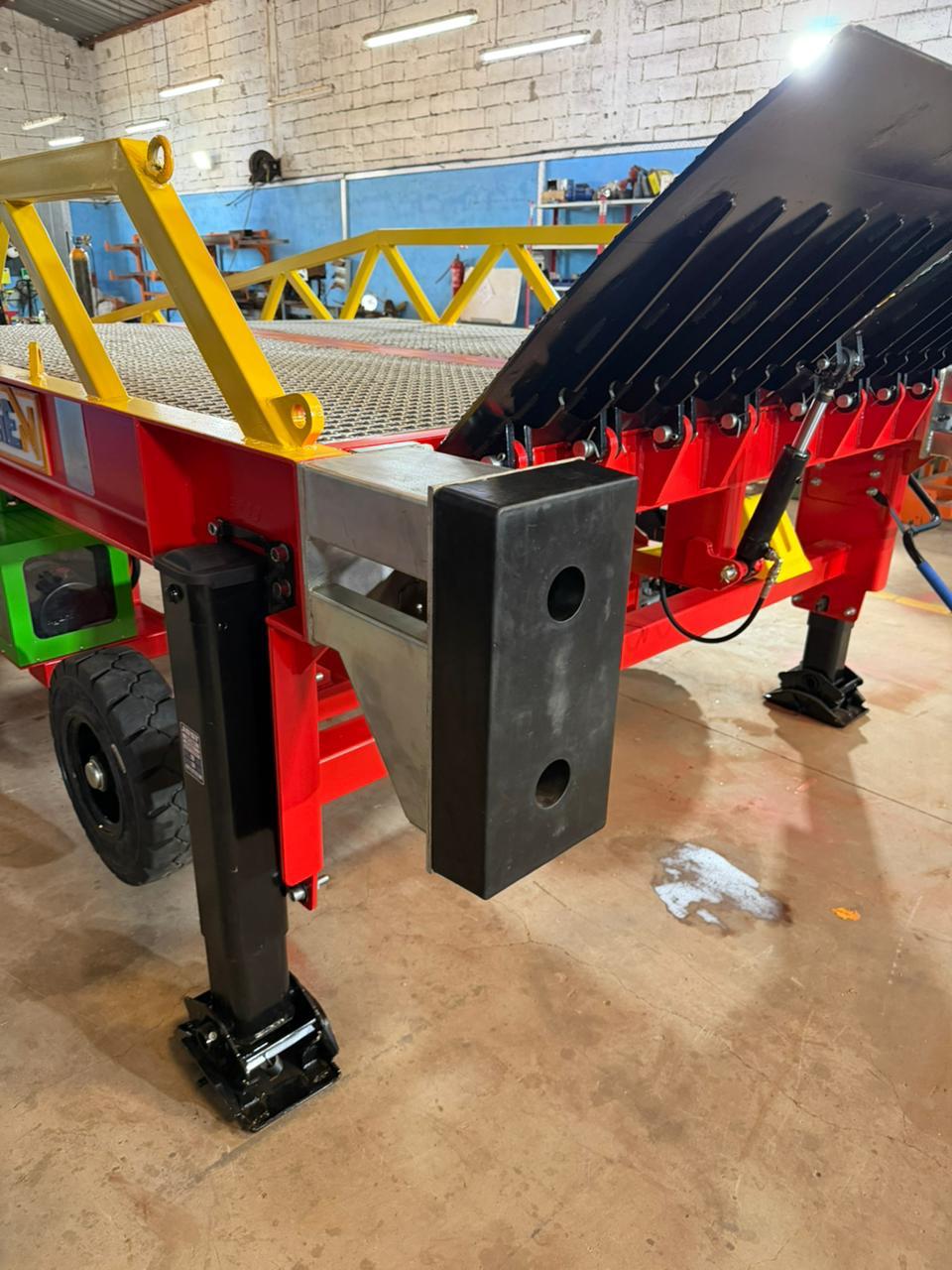Mobile industrial loading ramp — LGEN Casablanca