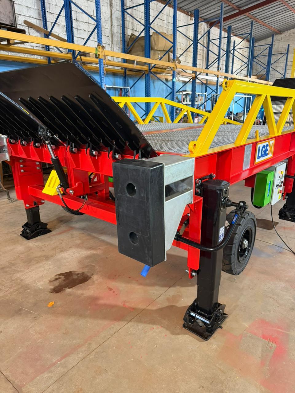 Mobile industrial loading ramp — LGEN Casablanca